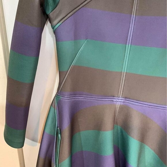 Neoprene Dress. Open Back. Pockets. Size M. A-line. Cocktail Dress. Crew Neck - Picture 4 of 10